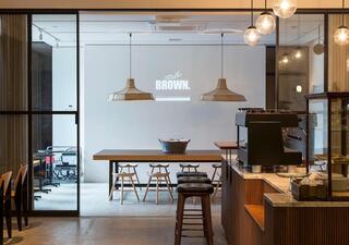 BROWN Tablesの画像