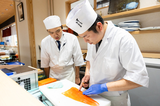 まぐろ問屋 恵み 新横浜ぐるめストリート店の画像